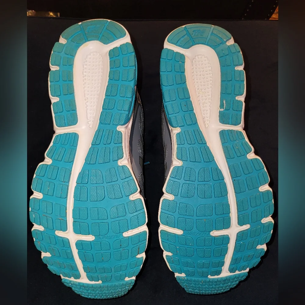 New Balance Women's 560v6 Running Shoes - Picture 2 of 4